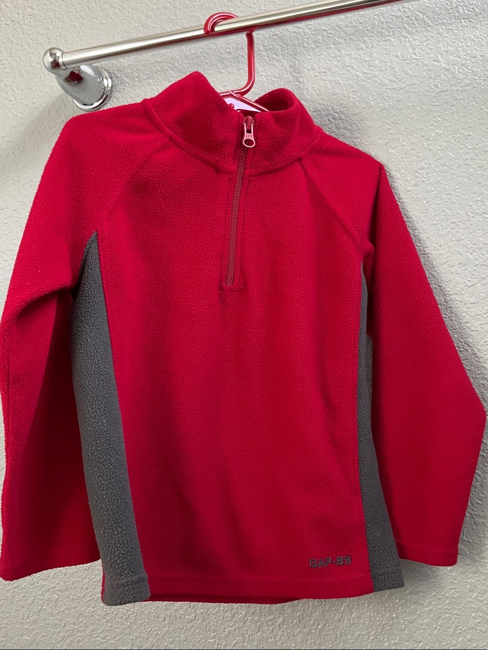 GAP Kids Long-Sleeve fleece sweatshirt, size 5